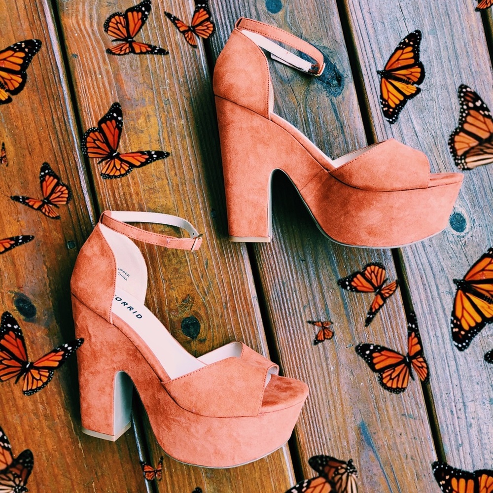 NWOT Chunky 70’s burnt orange heels